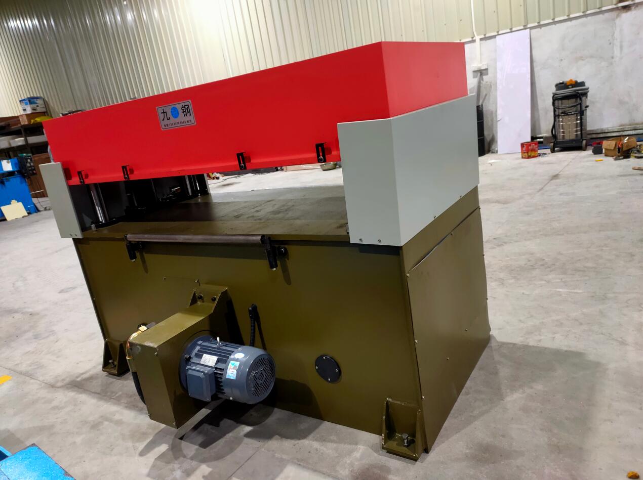 吸塑裁斷機哪些性能較比重要